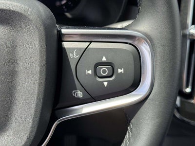 2026 Volvo XC40 Plus, B5 AWD Gas (mild hybrid), Dark