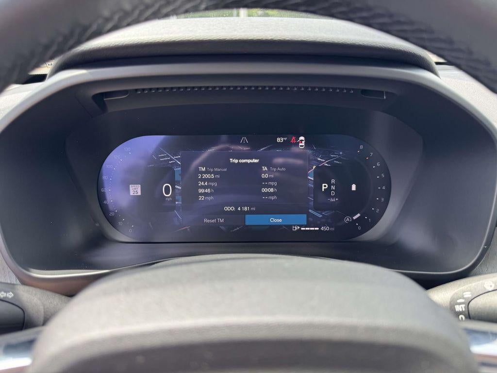 2026 Volvo XC40 Plus, B5 AWD Gas (mild hybrid), Dark
