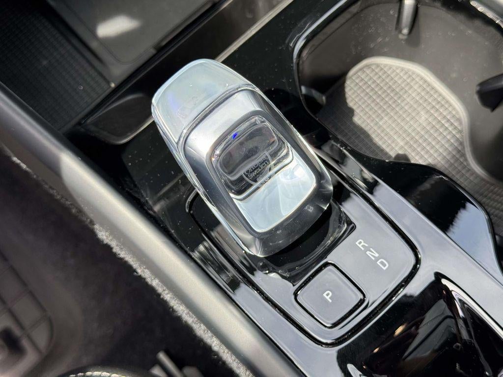2026 Volvo XC40 Plus, B5 AWD Gas (mild hybrid), Dark