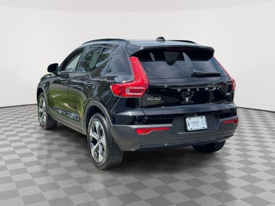 2026 Volvo XC40 Plus, B5 AWD Gas (mild hybrid), Dark