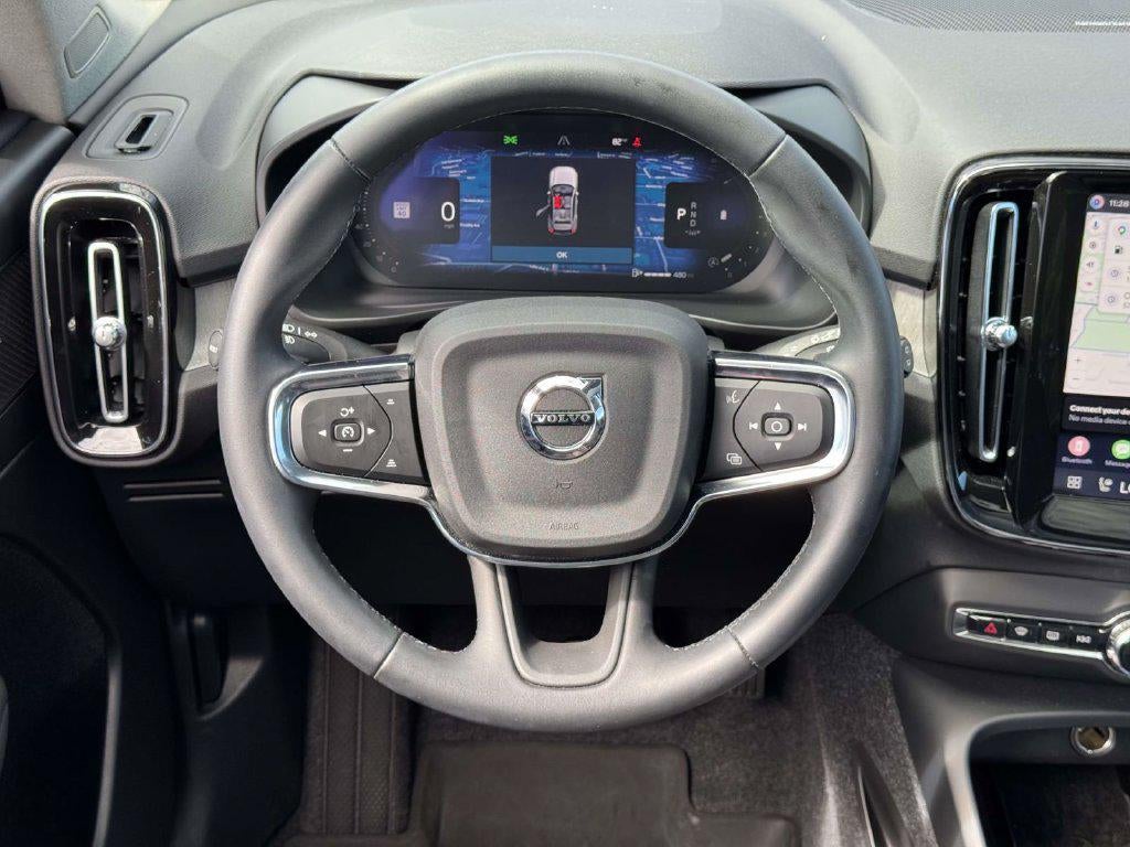2026 Volvo XC40 Plus, B5 AWD Gas (mild hybrid), Dark