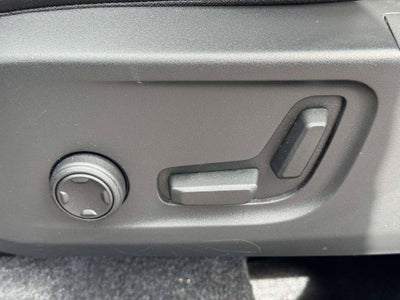 2026 Volvo XC40 Plus, B5 AWD Gas (mild hybrid), Dark
