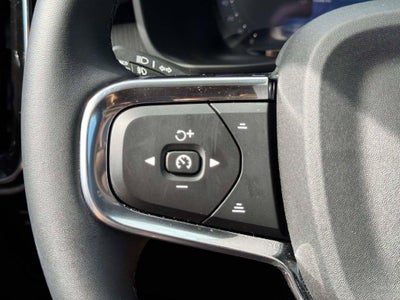 2026 Volvo XC40 Plus, B5 AWD Gas (mild hybrid), Dark