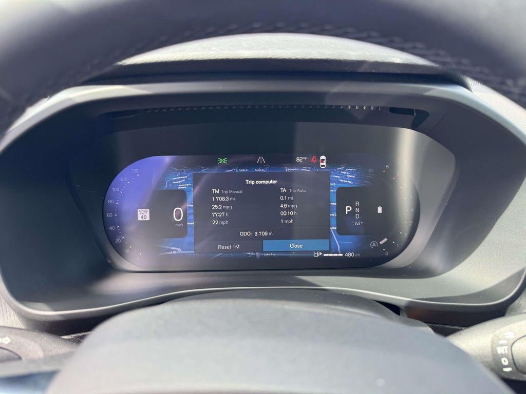 2026 Volvo XC40 Plus, B5 AWD Gas (mild hybrid), Dark