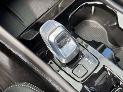 2026 Volvo XC40 Plus, B5 AWD Gas (mild hybrid), Dark