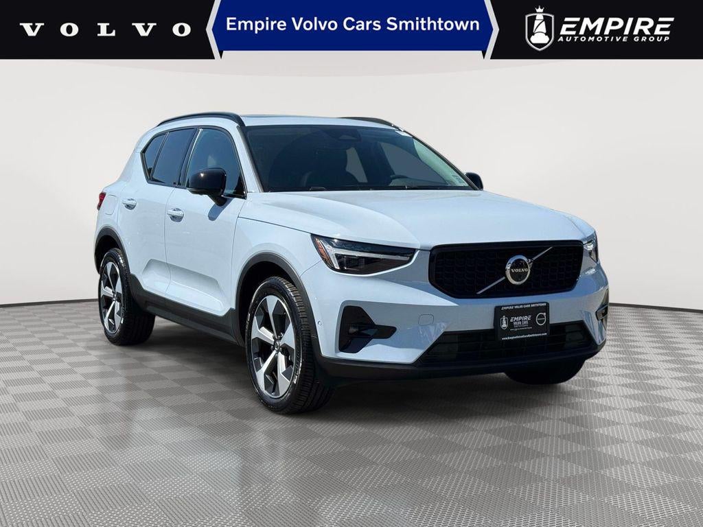 2026 Volvo XC40 Plus, B5 AWD Gas (mild hybrid), Dark
