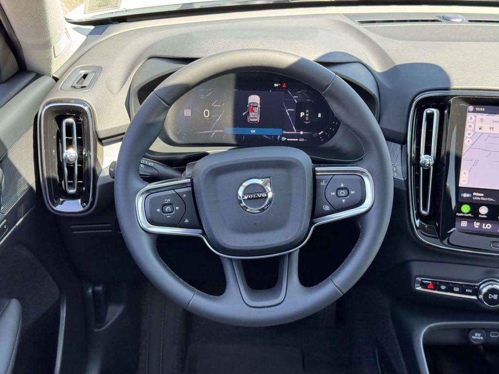 2026 Volvo XC40 Plus, B5 AWD Gas (mild hybrid), Dark