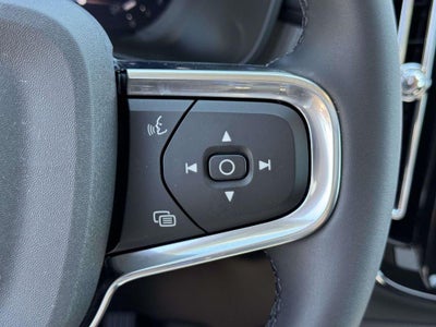 2026 Volvo XC40 Plus, B5 AWD Gas (mild hybrid), Dark