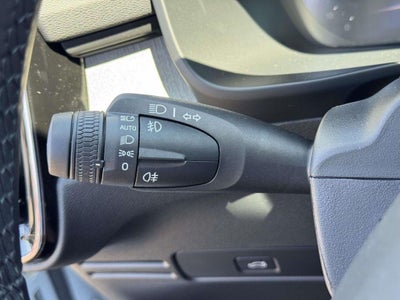 2026 Volvo XC40 Plus, B5 AWD Gas (mild hybrid), Dark