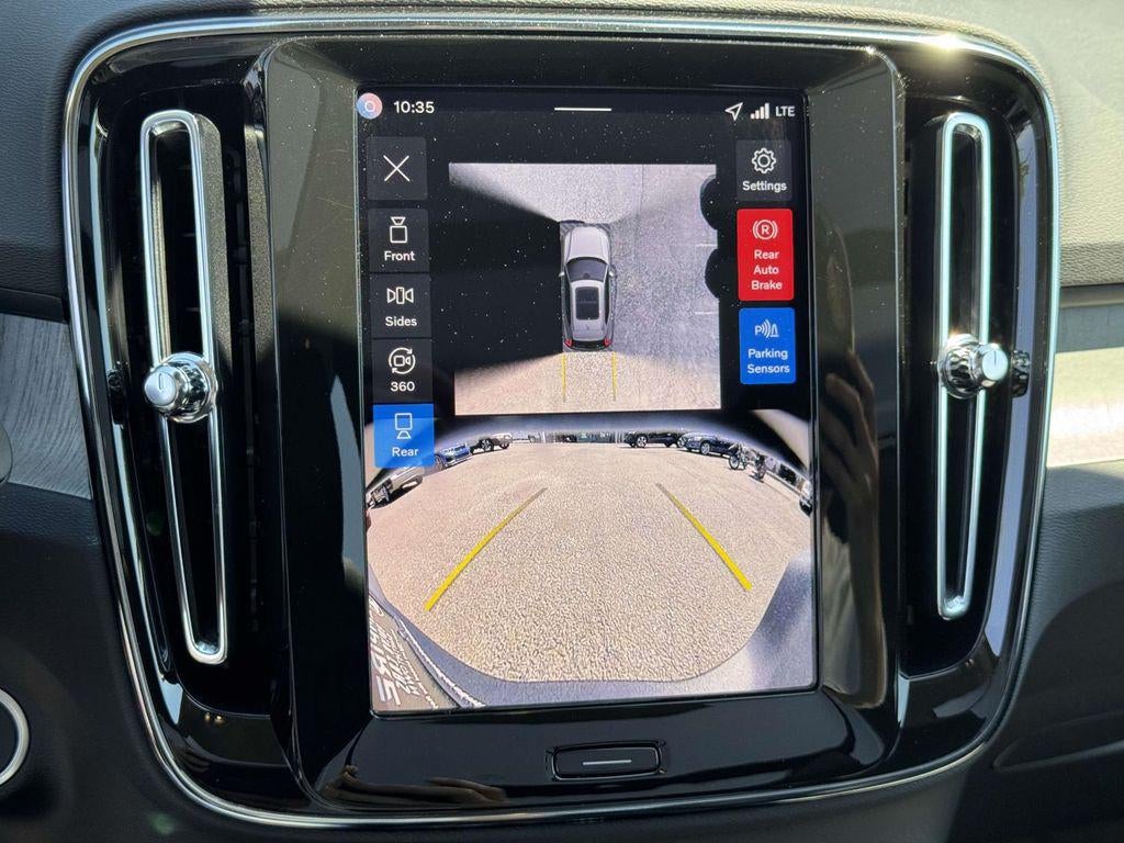 2026 Volvo XC40 Plus, B5 AWD Gas (mild hybrid), Dark