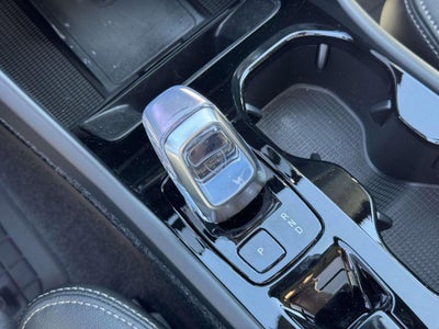 2026 Volvo XC40 Plus, B5 AWD Gas (mild hybrid), Dark