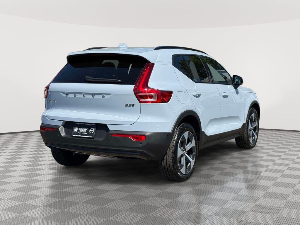 2026 Volvo XC40 Plus, B5 AWD Gas (mild hybrid), Dark
