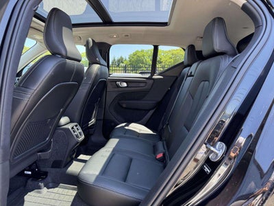 2026 Volvo XC40 Plus, B5 AWD Gas (mild hybrid), Dark