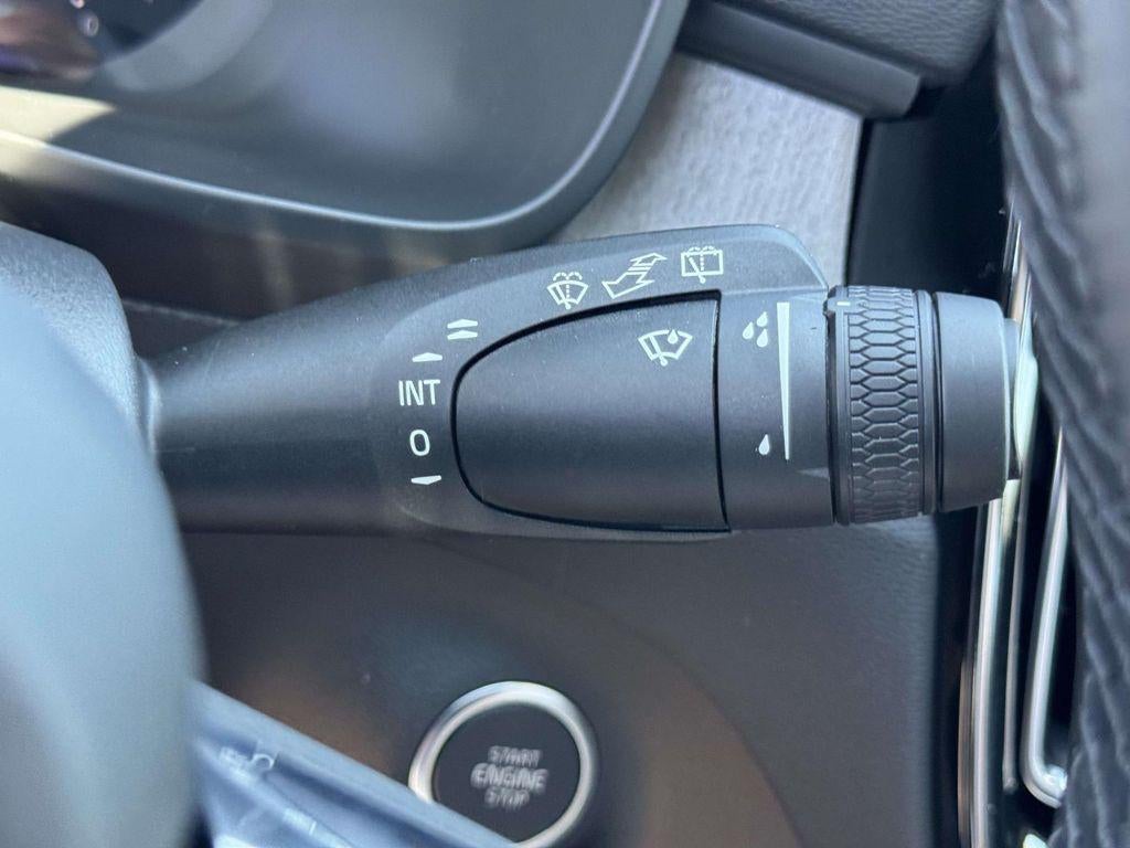 2026 Volvo XC40 Plus, B5 AWD Gas (mild hybrid), Dark