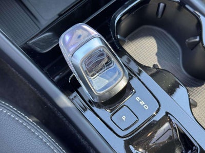 2026 Volvo XC40 Plus, B5 AWD Gas (mild hybrid), Dark