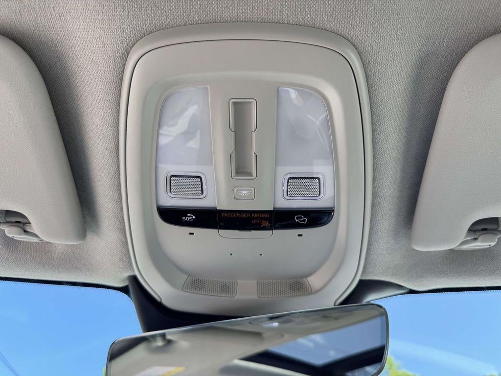 2026 Volvo XC40 Plus, B5 AWD Gas (mild hybrid), Dark