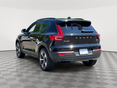2026 Volvo XC40 Plus, B5 AWD Gas (mild hybrid), Dark