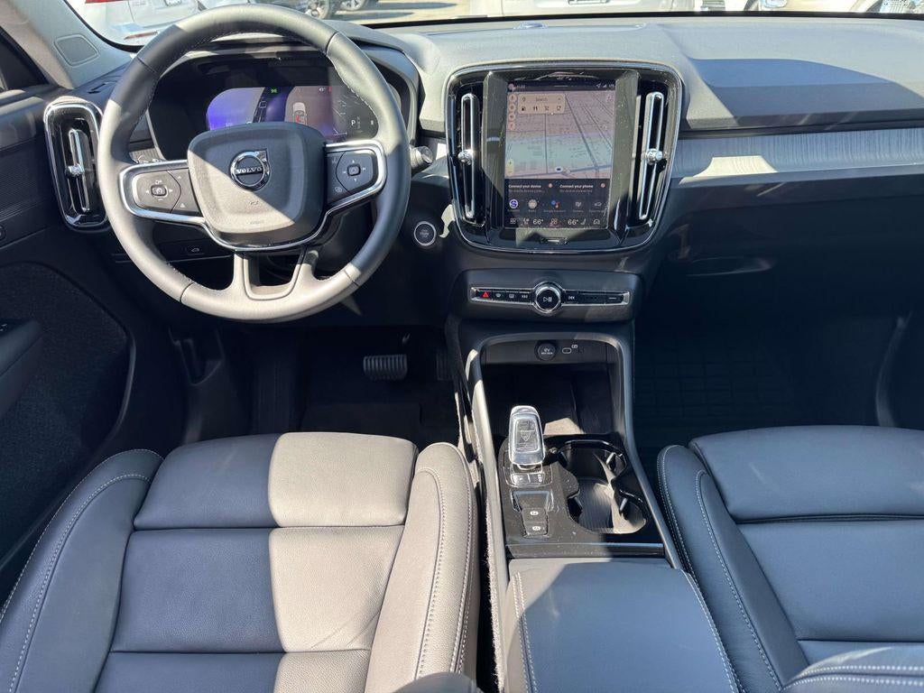 2026 Volvo XC40 Plus, B5 AWD Gas (mild hybrid), Dark