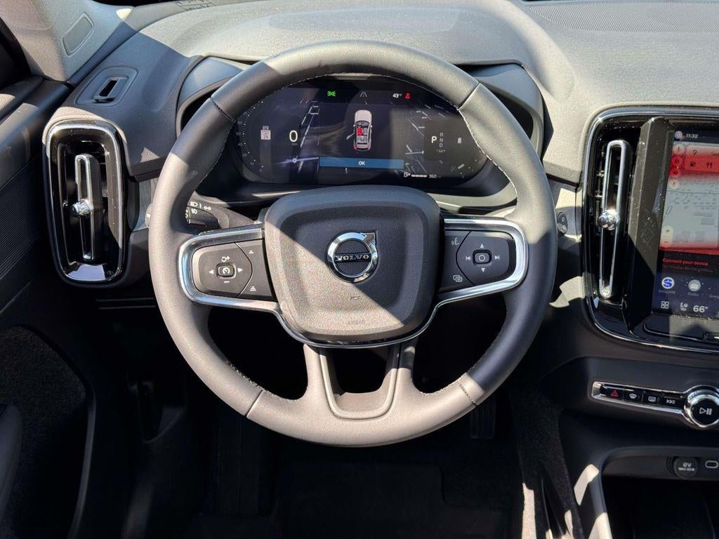 2026 Volvo XC40 Plus, B5 AWD Gas (mild hybrid), Dark