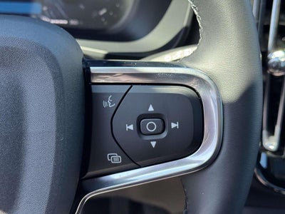 2026 Volvo XC40 Plus, B5 AWD Gas (mild hybrid), Dark