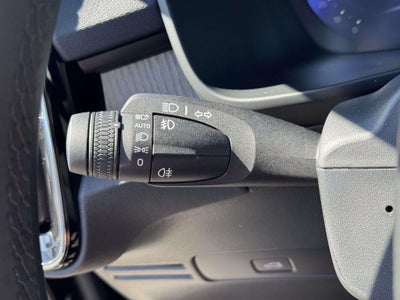 2026 Volvo XC40 Plus, B5 AWD Gas (mild hybrid), Dark