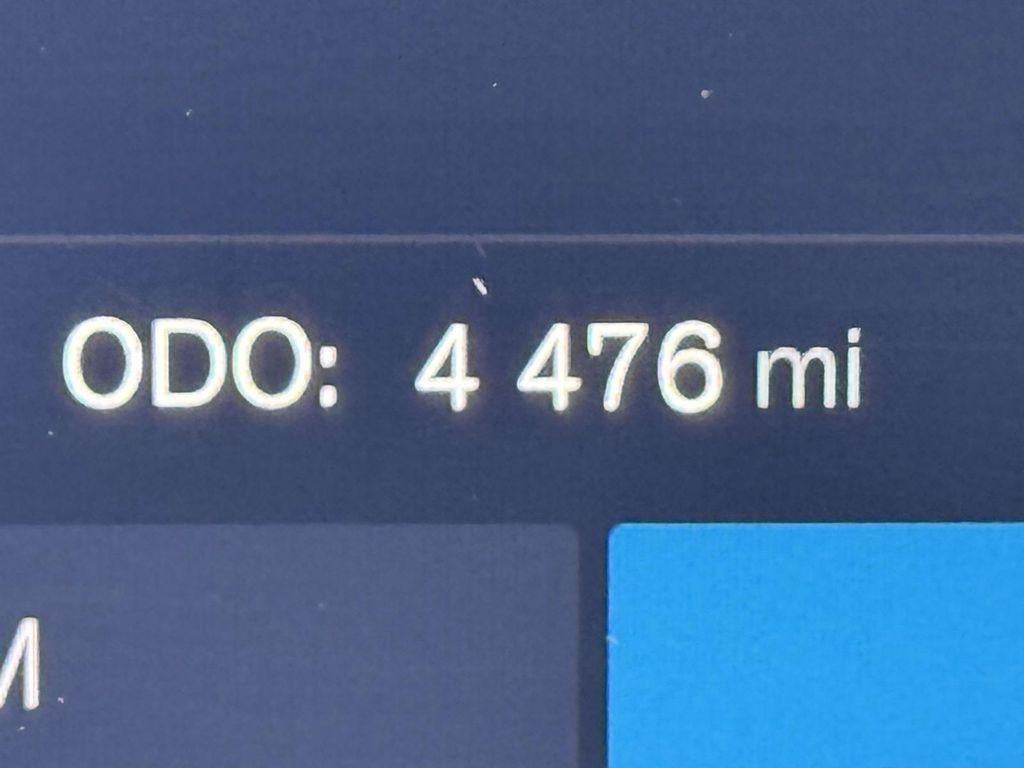 2026 Volvo XC40 Plus, B5 AWD Gas (mild hybrid), Dark