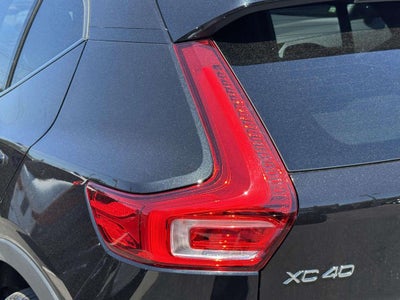 2026 Volvo XC40 Plus, B5 AWD Gas (mild hybrid), Dark
