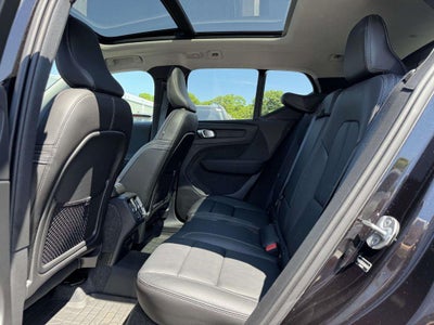 2026 Volvo XC40 Plus, B5 AWD Gas (mild hybrid), Dark