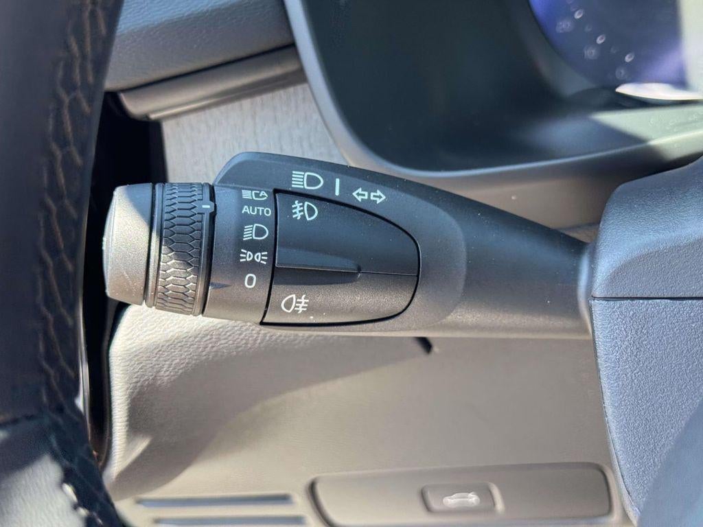 2026 Volvo XC40 Plus, B5 AWD Gas (mild hybrid), Dark