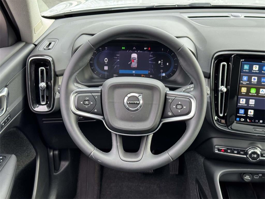 2025 Volvo XC40 B5 Plus Dark Theme