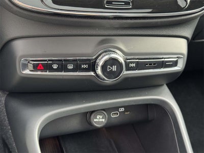 2025 Volvo XC40 B5 Plus Dark Theme