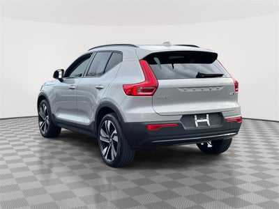 2025 Volvo XC40 B5 Plus Dark Theme