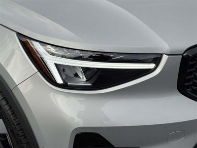 2025 Volvo XC40 B5 Plus Dark Theme