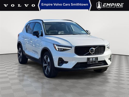 2026 Volvo XC40 Plus, B5 AWD Gas (mild hybrid), Dark