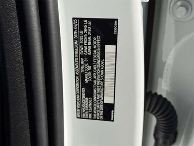 2026 Volvo XC40 Plus, B5 AWD Gas (mild hybrid), Dark