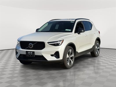 2026 Volvo XC40 Plus, B5 AWD Gas (mild hybrid), Dark