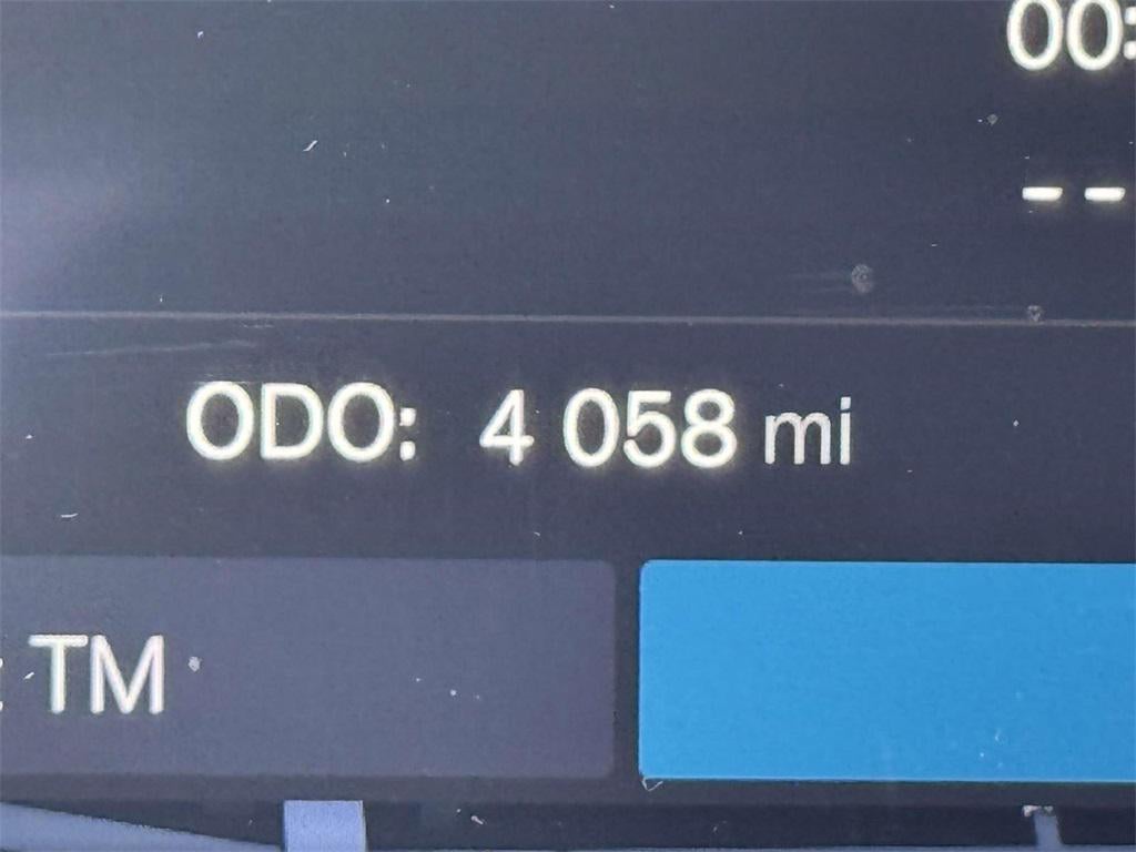 2026 Volvo XC40 Plus, B5 AWD Gas (mild hybrid), Dark