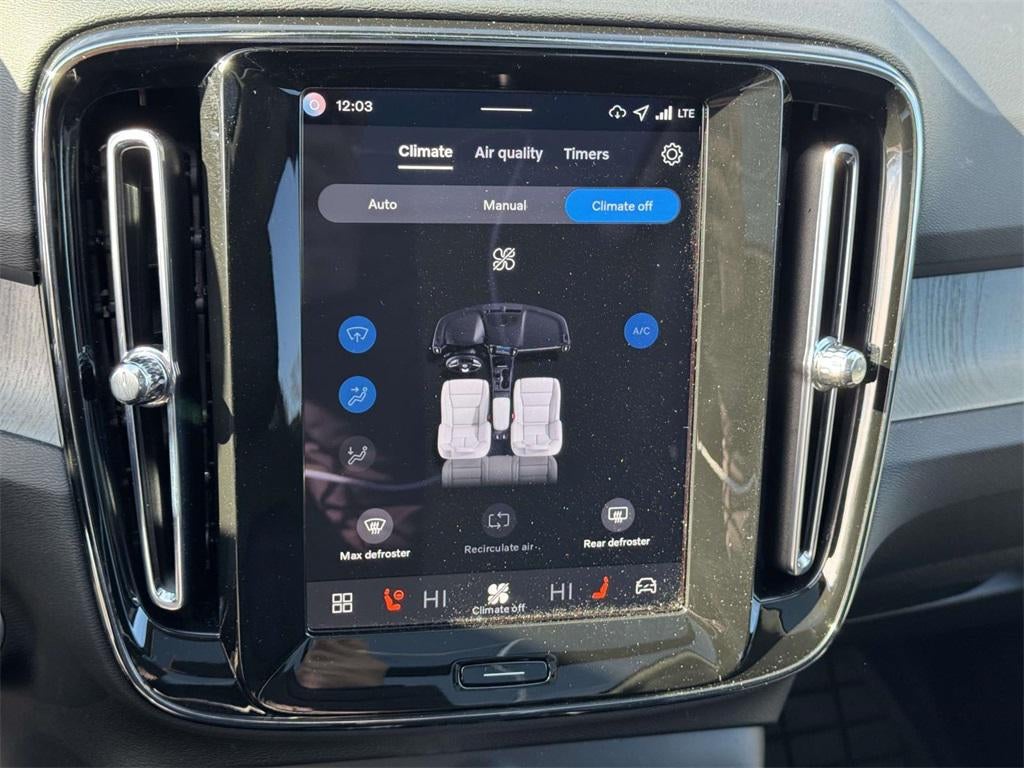 2026 Volvo XC40 Plus, B5 AWD Gas (mild hybrid), Dark