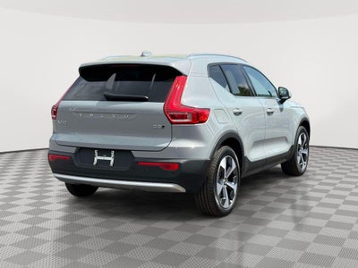 2025 Volvo XC40 B5 Plus Bright Theme