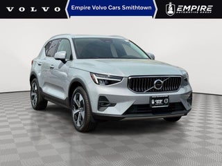 2025 Volvo XC40 B5 Plus Bright Theme