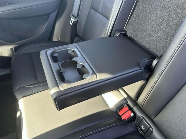 2024 Volvo XC40 B5 Plus Bright Theme