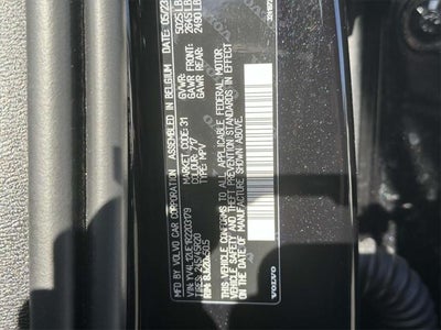 2024 Volvo XC40 B5 Plus Bright Theme