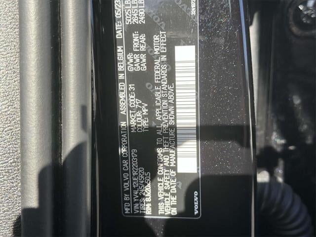 2024 Volvo XC40 B5 Plus Bright Theme