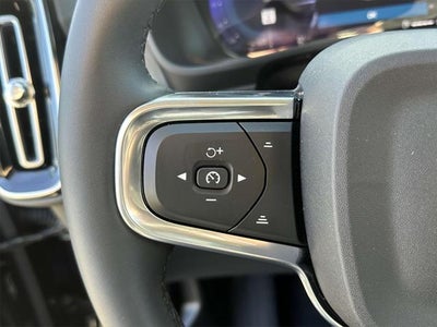2024 Volvo XC40 B5 Plus Bright Theme