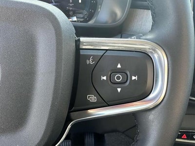 2024 Volvo XC40 B5 Plus Bright Theme