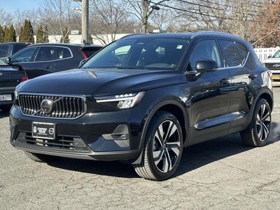 2024 Volvo XC40 B5 Plus Bright Theme