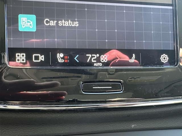 2024 Volvo XC40 B5 Plus Bright Theme