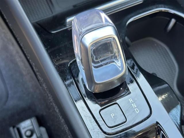 2024 Volvo XC40 B5 Plus Bright Theme