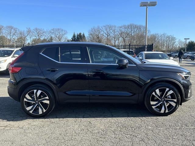 2024 Volvo XC40 B5 Plus Bright Theme