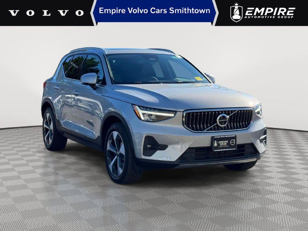 2024 Volvo XC40 B5 Plus Bright Theme